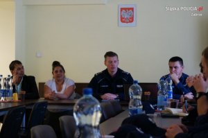 Spotkanie zabrzańskich policjantów z przedstawicielami społeczności romskiej