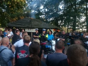 O odblaskach na spotkaniu z motocyklistami w Chudowie