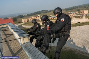 Wspólne ćwiczenia dolnośląskich antyterrorystów i policjantów jednostek antyterrorystycznych z Czech i Słowacji
