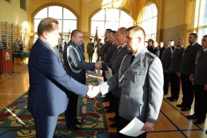 Odznaczenia i awanse z okazji Święta Niepodległości dla służb mundurowych