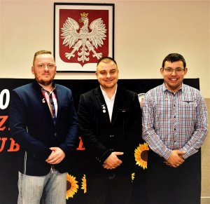 Polski Czerwony Krzyż podziękował policjantom „za przelaną krew”