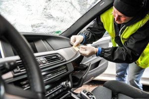 Dwa skradzione BMW warte pół miliona złotych w rękach policjantów