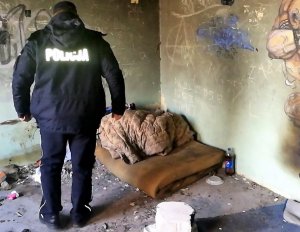 Policjanci pomogli bezdomnym - KWP w Bydgoszczy