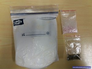Świdniccy policjanci przechwycili blisko kilogram amfetaminy i zlikwidowali ich wytwórnię