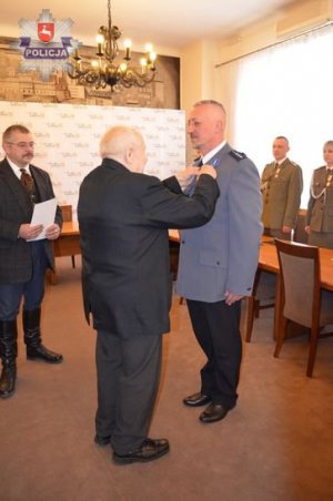 Krzyż czynu zbrojnego dla policjanta z Hrubieszowa