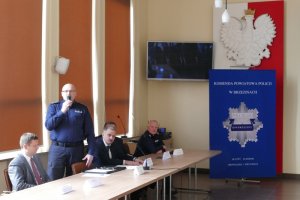 Policjanci z Wrocławia podczas debaty prezentowali pierwszą w Polsce aplikację o bezpieczeństwie w sieci