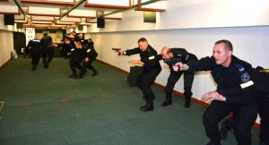 policjanci w trakcie szkolenia