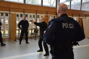 Zatrzymywanie niebezpiecznych przestępców – kurs specjalistyczny dla policjantów we WSPol w Szczytnie