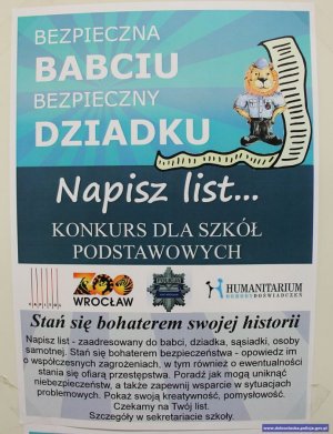 Plakat inaugurujący wdrożenie opracowanego przez dolnośląskich policjantów kolejnego już, ale jednocześnie nowatorskiego przedsięwzięcia na rzecz bezpieczeństwa seniorów, zorganizowano w Sportowej Szkole Podstawowej nr 46 we Wrocławiu