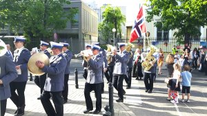 Orkiestra Reprezentacyjna Policji na Święcie Narodowym Norwegów