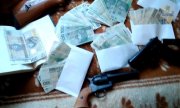 Pieniądze i broń