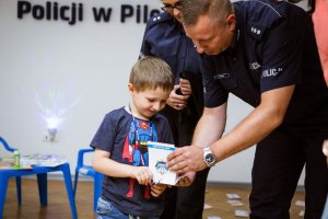 6–letni Adaś w Komendzie Powiatowej Policji w Pile