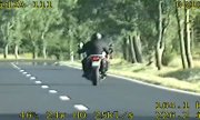 motocyklista przekraczający prędkość