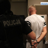 Policjanci rozbili zorganizowaną grupę przestępczą, która oszukała swoich klientów na ponad 5 mln zł