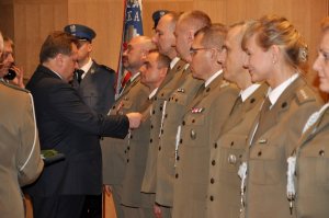 Odznaczenia i awanse dla służb mundurowych