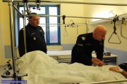 Szef MSWiA i Komendant Główny Policji odwiedzili w szpitalu rannego policjanta
