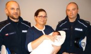 Policjanci spotkali się z rodzicami nowo narodzonej Jasminki