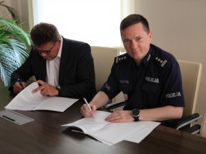 podpisanie umowy z wykonawcą budowy komisariatu