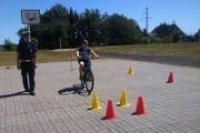 Policjant żnińskiej „drogówki” prowadził egzamin na kartę rowerową
