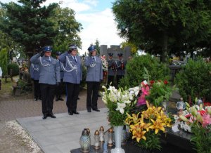 Na cmentarzu w Pruchniku, w 20. rocznicę śmierci gen. Marka Papały uczczono pamięć tragicznie zmarłego byłego szefa Polskiej Policji