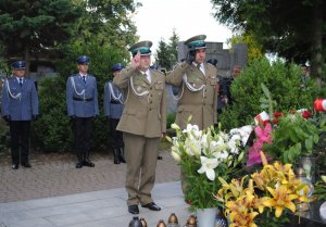 Na cmentarzu w Pruchniku, w 20. rocznicę śmierci gen. Marka Papały uczczono pamięć tragicznie zmarłego byłego szefa Polskiej Policji