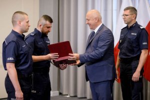 Ratowali życie i nieśli pomoc – policjanci nagrodzeni w MSWiA