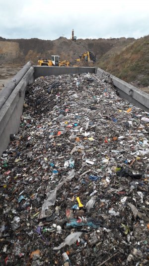 Piotrkowscy dzielnicowi ujawnili nielegalne składowisko odpadów