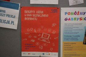 plakaty promujące dzień bezpiecznego internetu