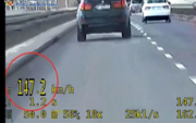 przekroczenie prędkości - nagranie z policyjnego wideorejestratora