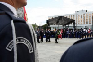 Minister Sprawiedliwości przed Grobem Nieznanego Żołnierza