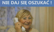 kobieta - seniorka rozmawiająca przez telefon