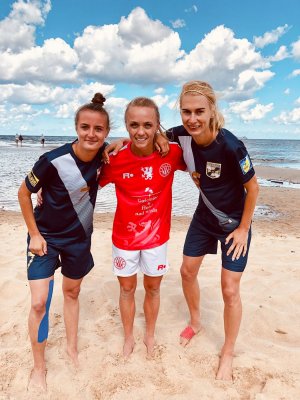 Uczestniczki zawodów o Puchar Polski w Beach Soccerze kobiet