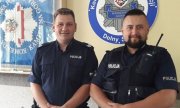 Dwaj policjanci którzy pomogli turystce z Niemiec