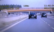 samochody na drodze zdjęcie z wideorejestratora