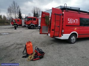 Służby ratownicze biorące udział w akcji ratunkowej