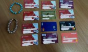 zabezpieczone karty kredytowe i bransoletki