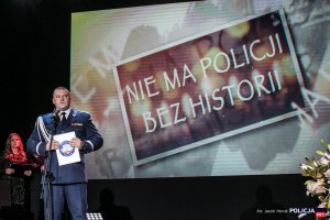 zastępca komendanta głównego policji nadinspektor Kamil Bracha