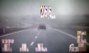 kierujący przekraczający dozwoloną prędkość - klatka z nagrania z wideorejestratora
