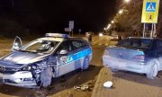 Radiowóz po zderzeniu z samochode prowadzonym przez pijanego kierowcę