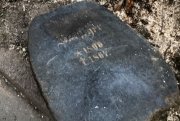 Najstarszy nagrobek z Cmentarza Grabowskiego