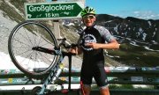 Bartosz Mazur podczas rowerowej wyprawy w Alpach ( podjazd pod Hochtor