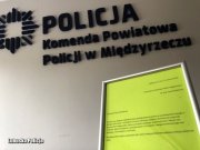 podziękowania dla policjantów za pomoc w poszukiwaniach 3-letniego chłopca, w tle napis Komenda Powiatowa Policji w Międzyrzeczu