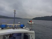 Policjanci pomogli bezpiecznie dotrzeć na brzeg