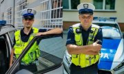 Policjanci którzy pomogli w eskorcie kobiety