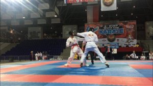 Starszy posterunkowy Michał Czechowicz podczas walki na mistrzostwach  świata w karate