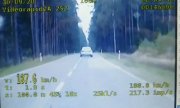 Fragment nagrania z wideorejestratora na który widac jak samochód porusza się z prędkością 187 km/h