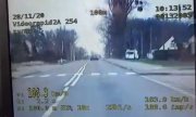 Fragment z wideorejestrator, na którym widać jak samochód jedzie 166 km/h