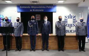 policjanci i Wojewoda małopolski