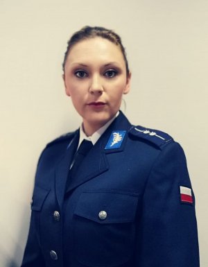 policjantka w mundurze