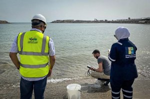 Kuwejt: Pobieranie próbek w porcie Alfintas, koordynowane wspólnie przez port i organy ochrony środowiska